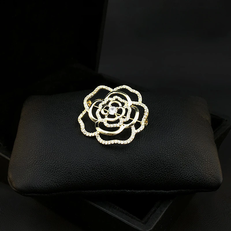 Camellia Flower Brooch Accessories Women Suit Neckline Pin Fixed Clothes Decoration Sweater Cardigan Ornament Jewelry Gifts 3236