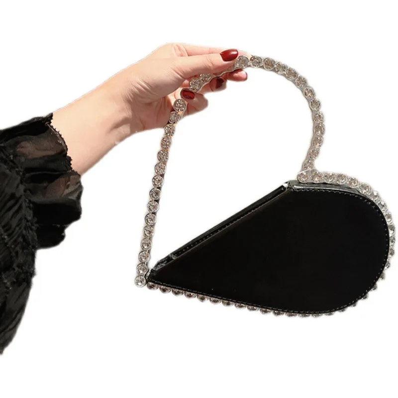 

Diamond Red Heart Evening Clutch Women's Designer Chic Rhinestone Black Purses Wedding Party Clutch Glittering Bag for Valentine
