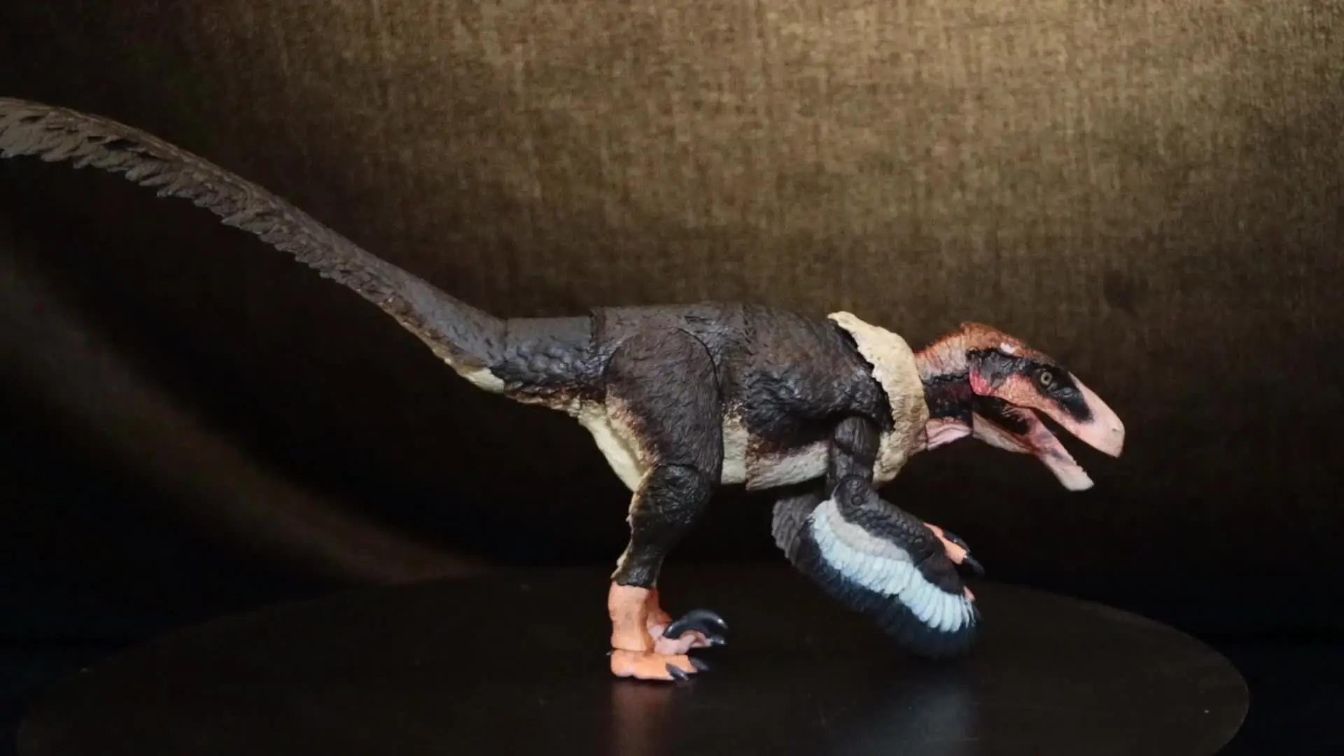 Модель динозавра Achillobator UUNYSAUR 1:18