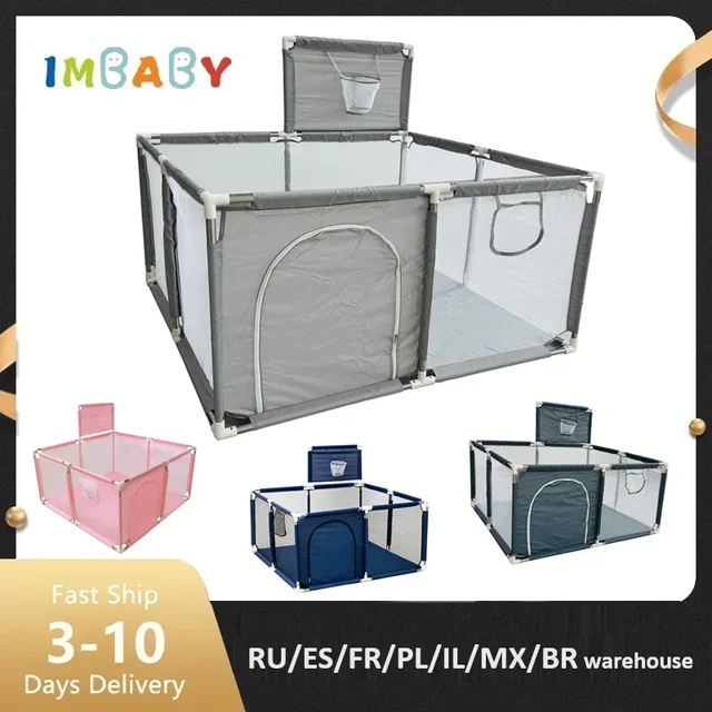 안전하고 즐겁게 놀 수 있는 아기의 안전한 놀이 공간