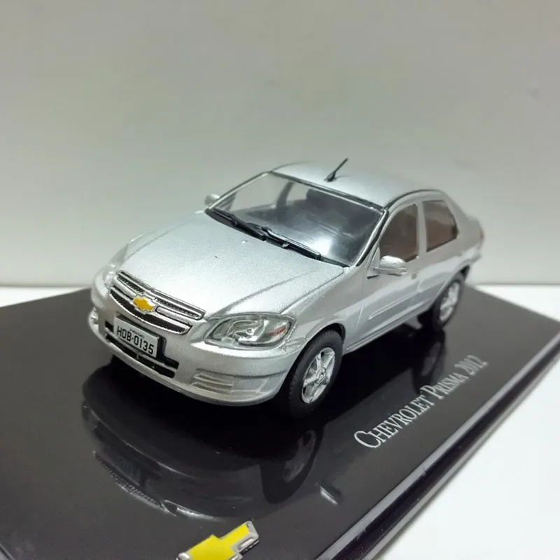 

Масштаб 1:43, модель автомобиля PRISMA 2012 из сплава, украшения