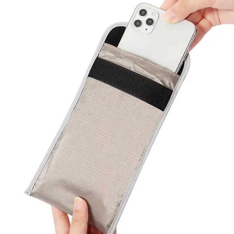 

Signal Blocking Faraday Bag 1PCS Portable Mobile Phone RF Signal Blocker Convenient Cell Phone Signal Blocking Shield Case