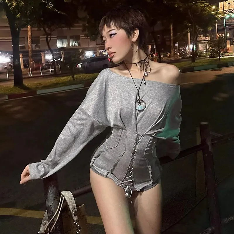 Snøredetalje på off-shoulder top