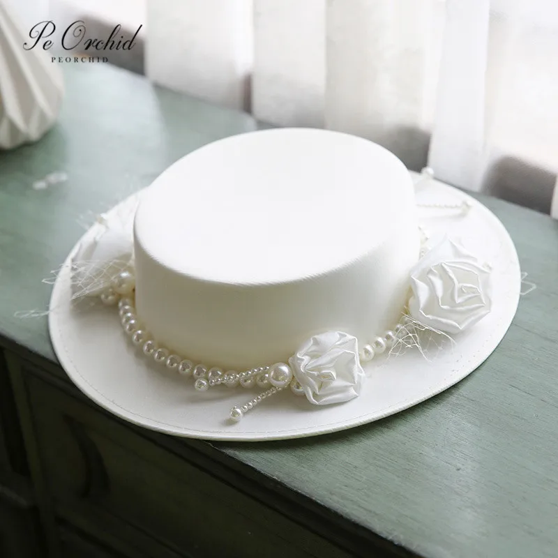 

PEORCHID Bohemian Flower Pearls Bride Hat Boho Accessori Sposa Capelli Vintage White/Black Satin Boater Hat Party Formal Hat