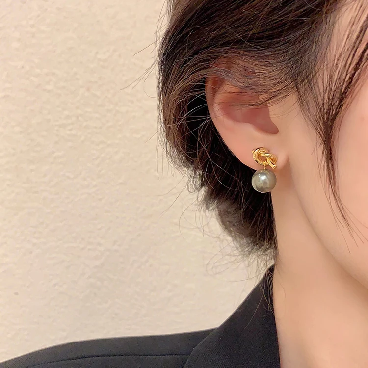 2025 Design Knoten-Metall-Perlen-Anhänger Modische Hängeohrringe für Damen Klassischer Neuer Kreativer Schmuck Kupferlegierung Accessoires – Detail 7