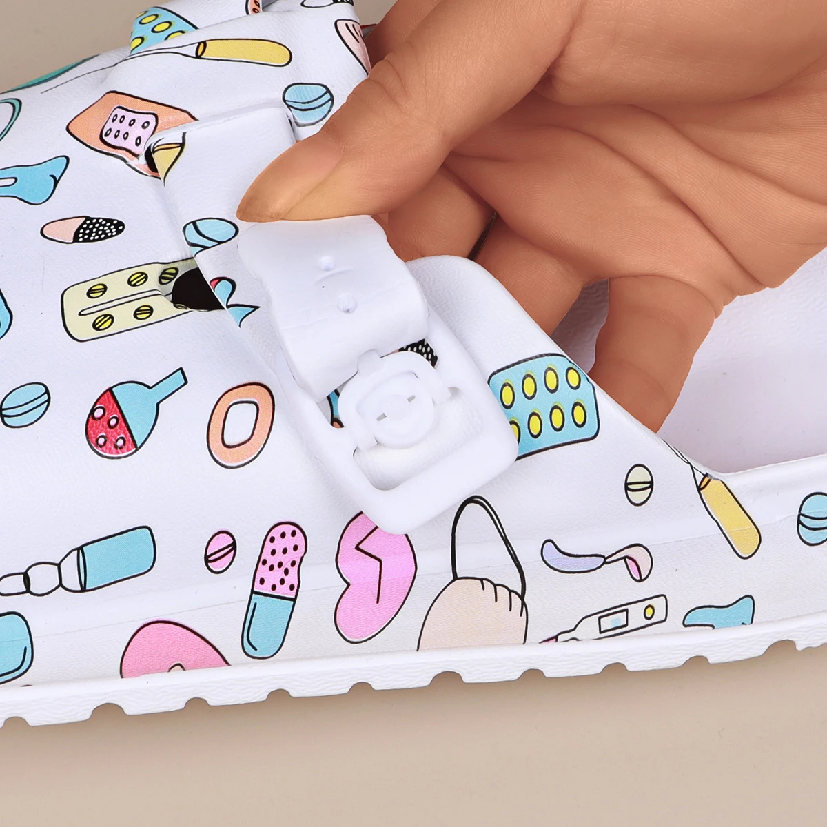 Women's Printed Indoor Sllippers Mule Clogs EVA Anti-slip Work Shoes Flat Soft Sole Adjustable Buckle Closed Toe House Slippers