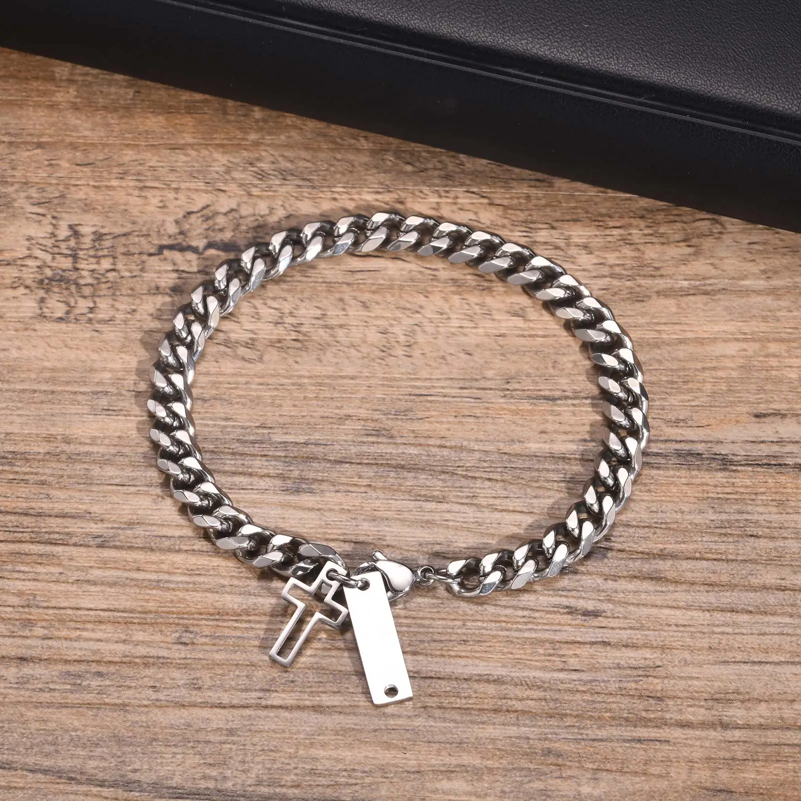 Hohle Kreuz kubanische Ketten armbänder für Männer Jungen, Edelstahl verdrehte Ketten armbänder, stilvolle Jubiläums geschenke – Detail 7