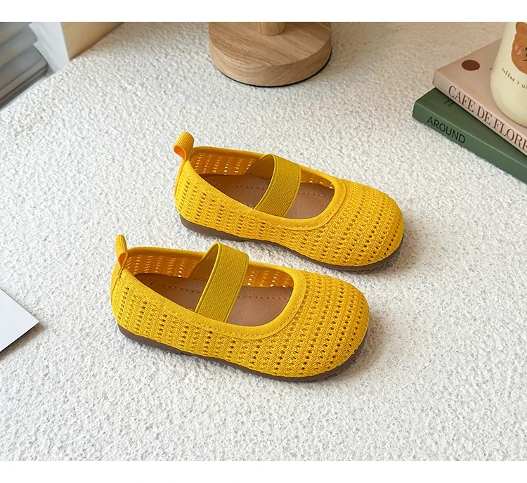 2025 الفتيات حذاء مسطح الانزلاق على لينة وحيد الاطفال نسج الأحذية تنفس جوفاء التدريجي الصيف جديد الأطفال حذاء كاجوال بلون