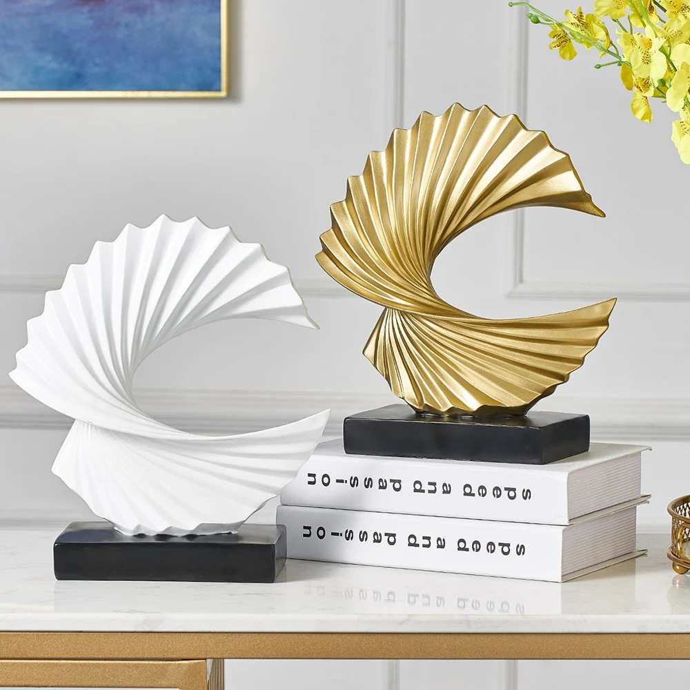 

Modern Decor Living Room Home Decoration Office Desk Decoration Accessories Abstract Sculpture Resin Sculptur Art Golden Statue