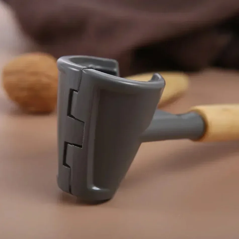 New Heavy Duty Aluminum Walnuts Nutcracker Wood Handles Manual Tool for Opening Lobster Pecan Nuts Walnut Opener Nut Crackers