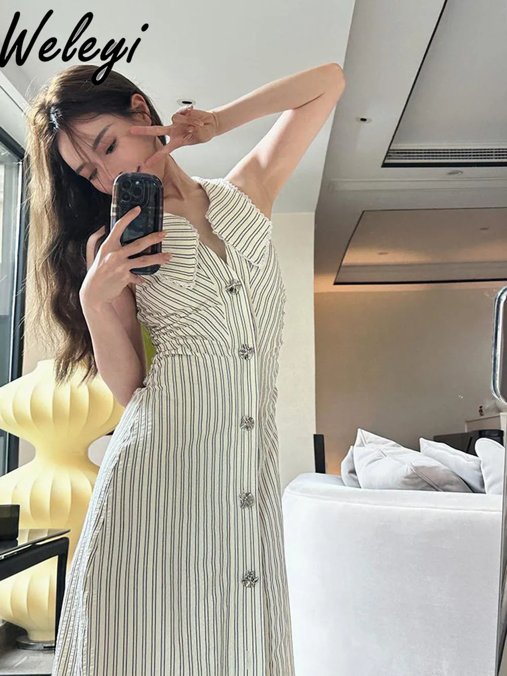 

Summer Elegant Striped Midi Dress for Women 2024 New High Class French Women's Stripes Sleeveless Slimming Buttoned Long Dresses