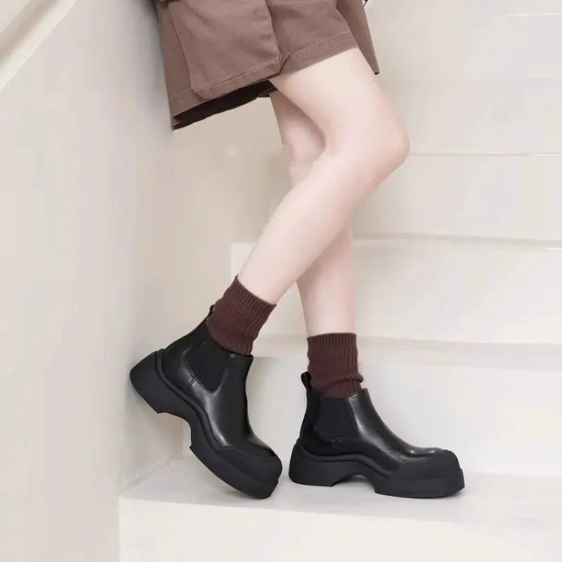 Fashion Platform Women Short Boots Slip on Cool Leather Round Toe Women Booties Hot Genuine Leather Women's Boots Retro British