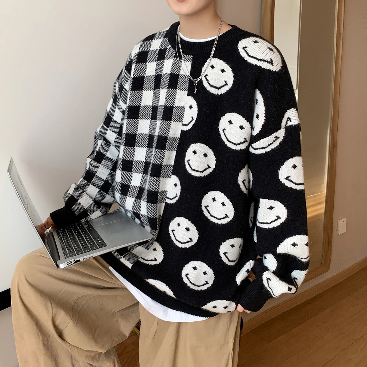 

2022 Winter Men's Loose Wool Sweater Fashion Trend Coats Keep Warm Splicing Printing Pullover Black/white Color Knitting M-2XL