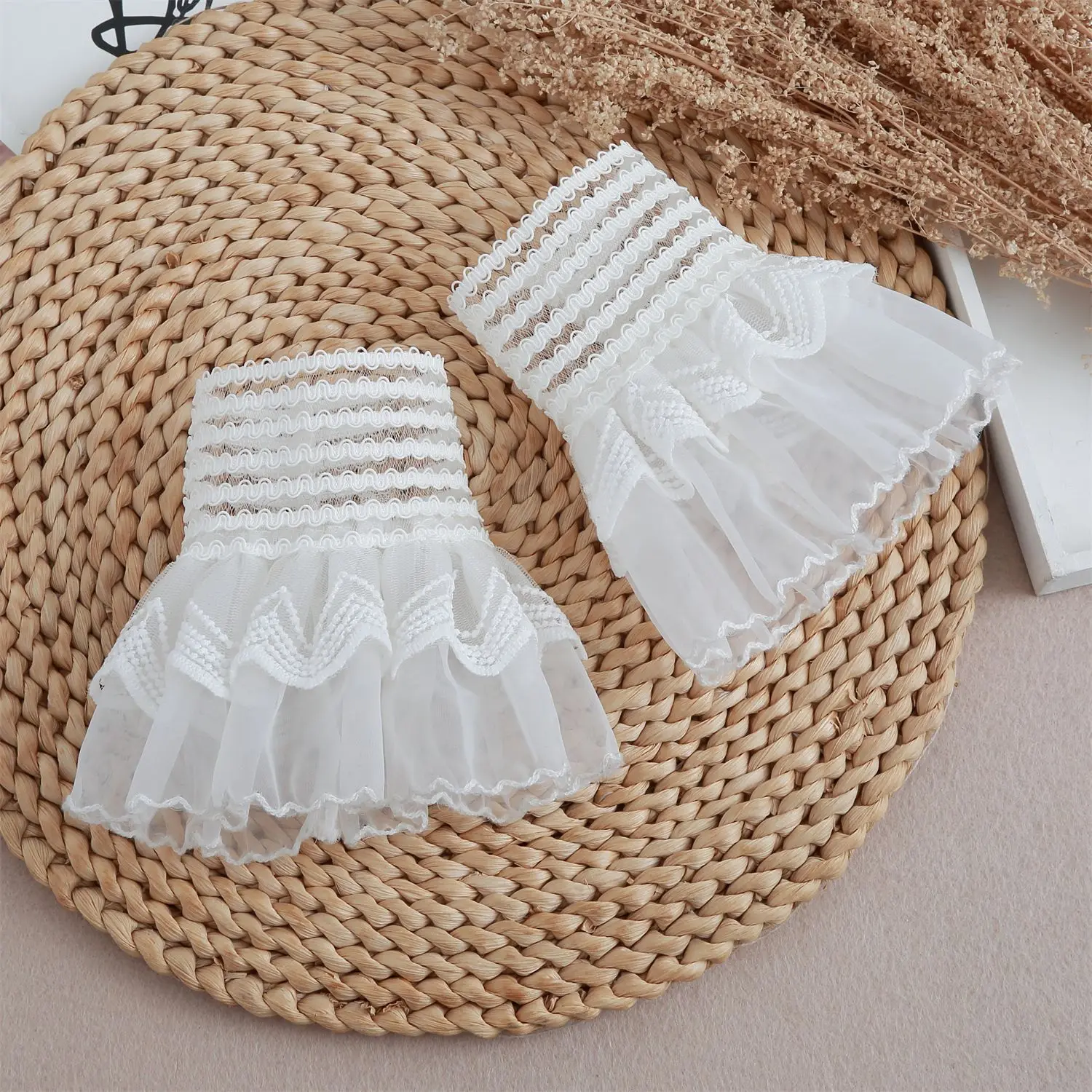 

false nail shoot Elastic Double Layer Decorated Horn Sleeve Nail Gel Polish Showing Prop Floral Cuff Manicure Photo display Tool