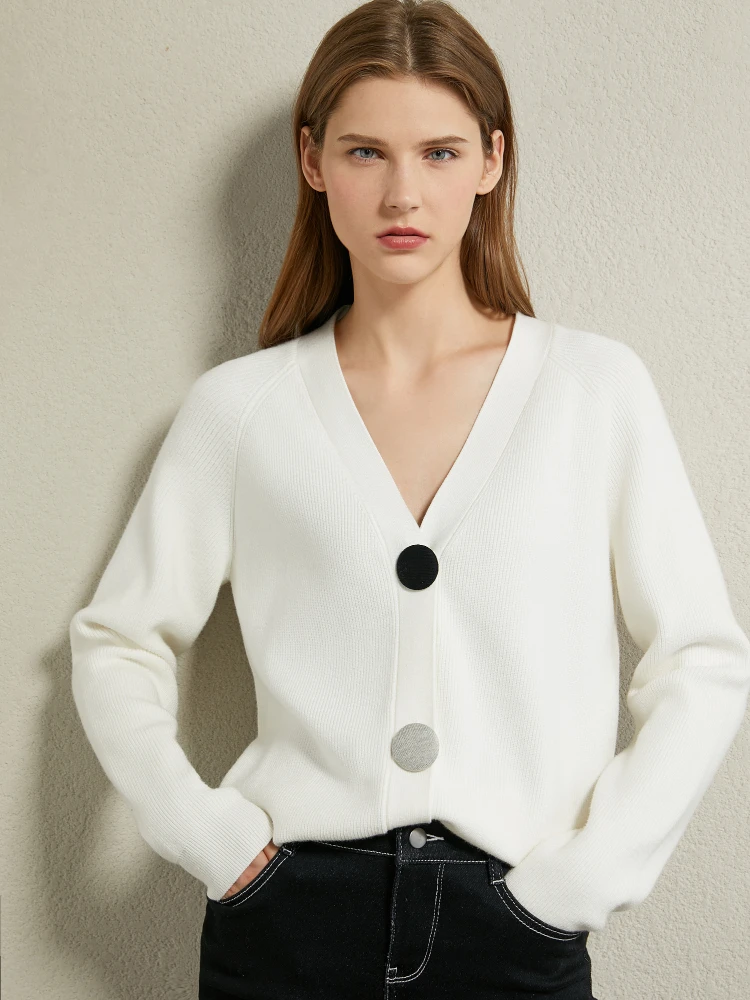 

Amii Minimalism Autumn Cardigans Women Casual V-neck Loose Solid Knitted Sweater Coat Contrast Buttons Female Clothing 12241291