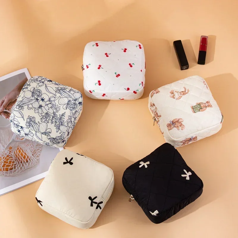 Cute Lipstick Storage Bag for Sanitary Napkin Pads Case Cartoon Cute Waterproof  Make Up Storage Bags Girls Cosmetic Bags Cases 2