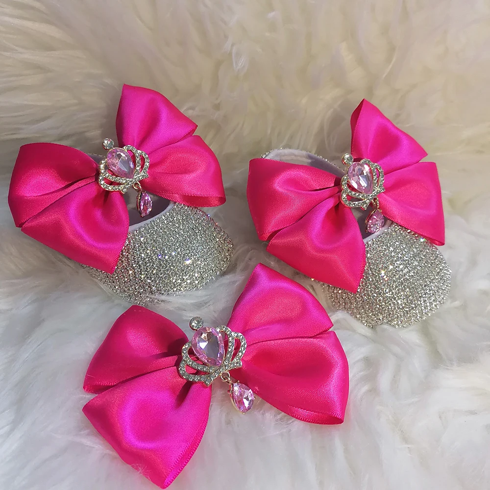 Baby shoes Dollbling Delicate Hot Pink Rose 1st Baby Shoes Headband Set Luxury Diamond Fluff Outfit Red Bottom Little Girl Baptism Shoes