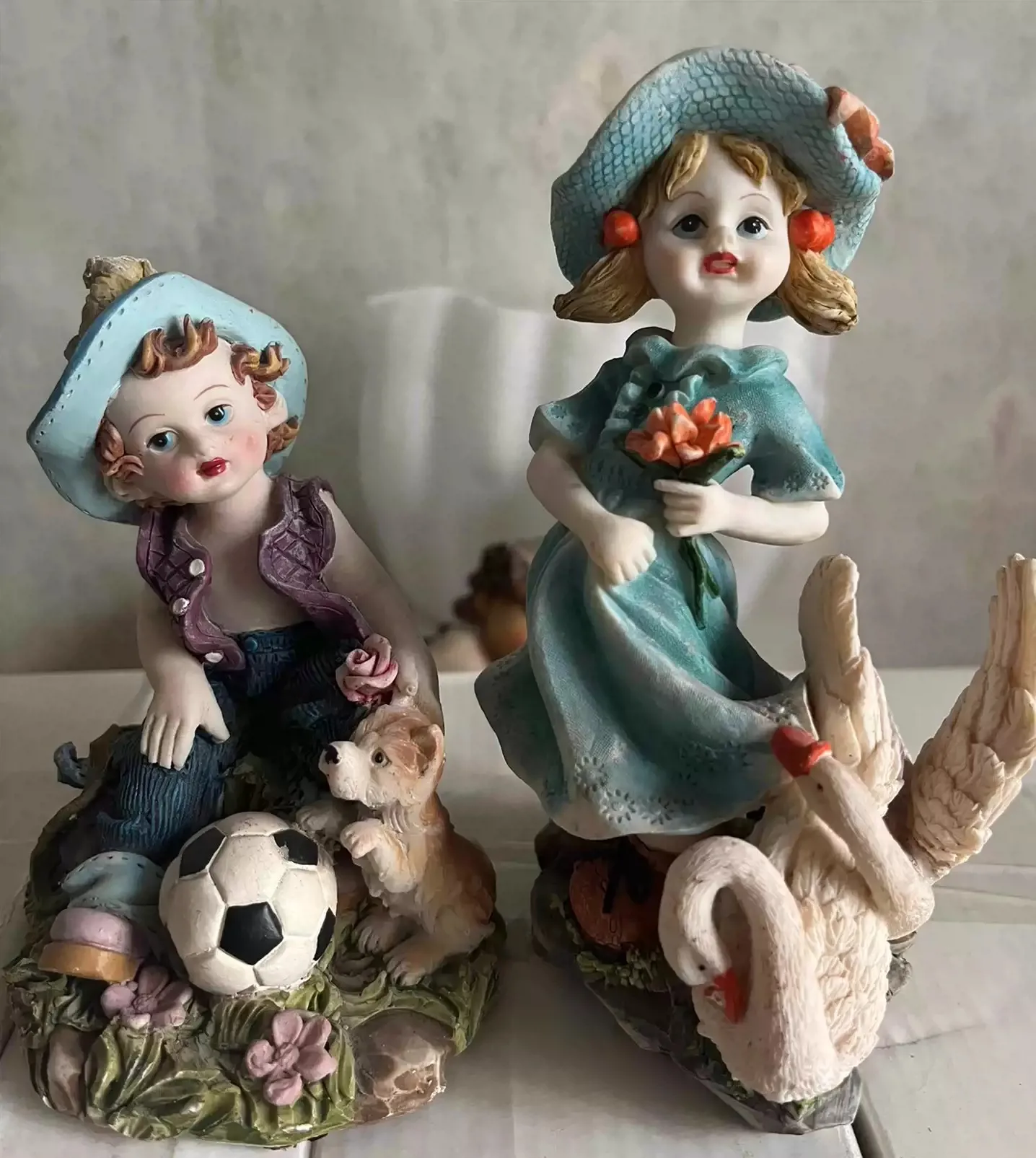 

Винтажные поделки из смолы, корм, гусь, маленькая девочка, фигурки, футбольный мальчик, цветочная корзина, аксессуары для стола, украшение для дома