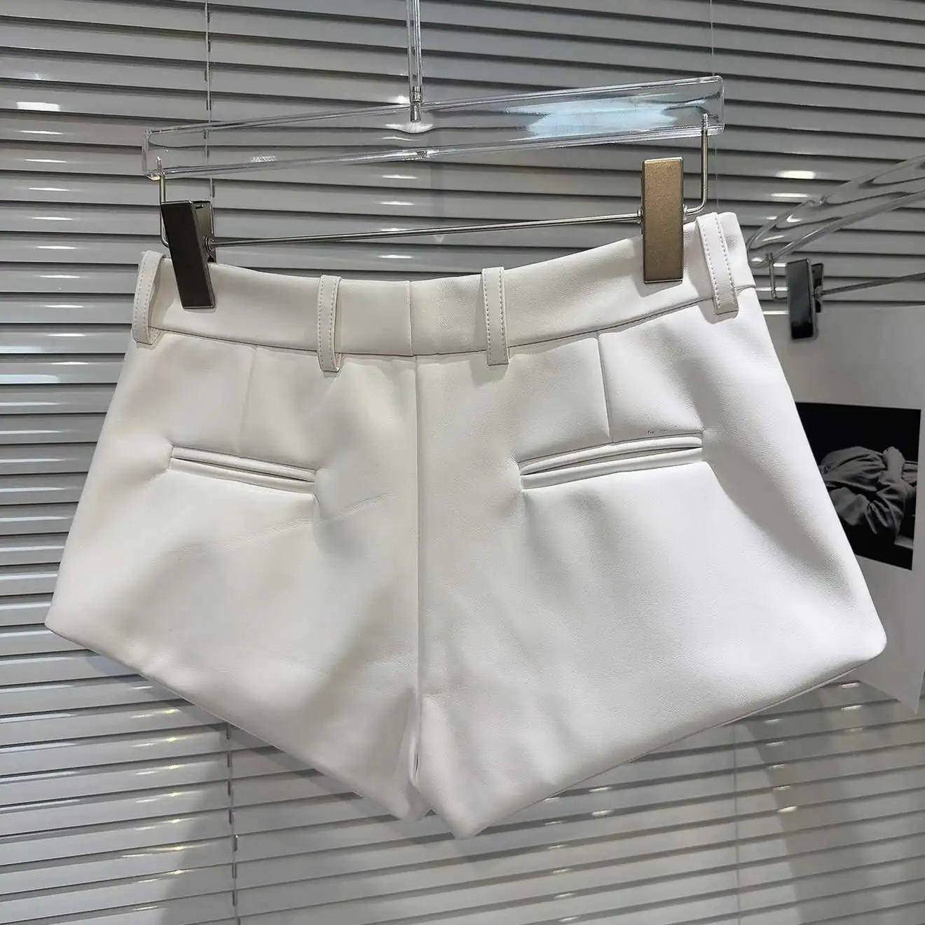 DEAT 2026 Spring New Items PU Leather Solid Color High Waist Shorts For Women Temperament Short Pants Female Fashion 11A02227