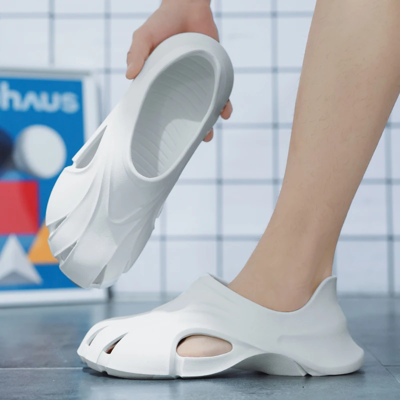 Sandals Men New Summer Beach Shoes Luxury Designer Soft Casual Slippers Comfortable Outdoor Flip Flops Non-slip Rubber Sole