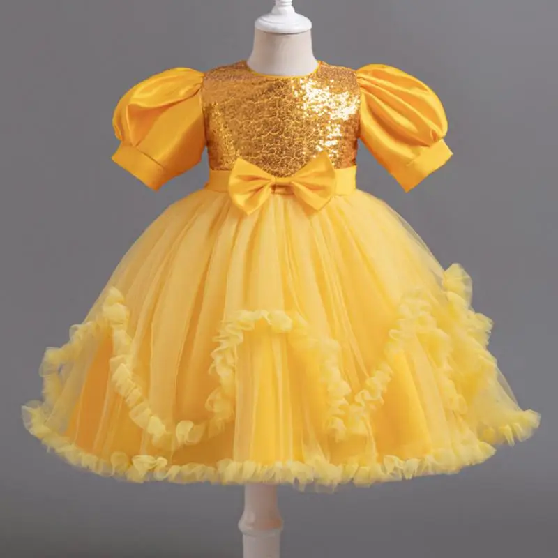 

Женское платье с блестками и пышным сетчатым рукавом