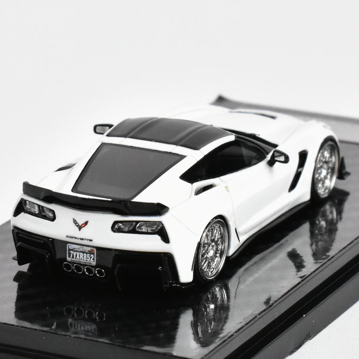 YM Model 1:64 C7 Bagged Diecast Model Car 2