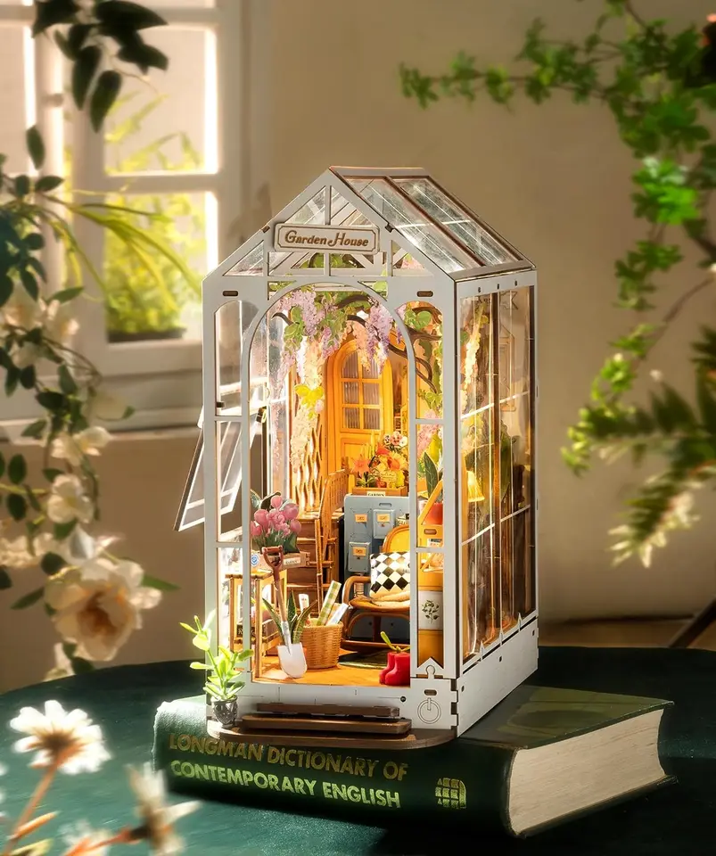 Robotime Rolife DIY Miniature Book Nook Kit