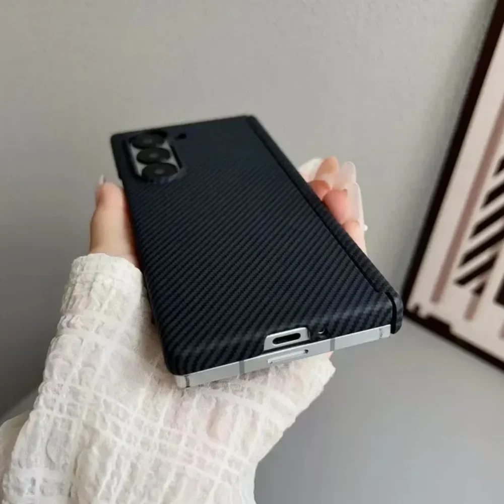 High-End Carbon Fiber Texture MagSafe Case - Magnetic Wireless Charging Shockproof Cover