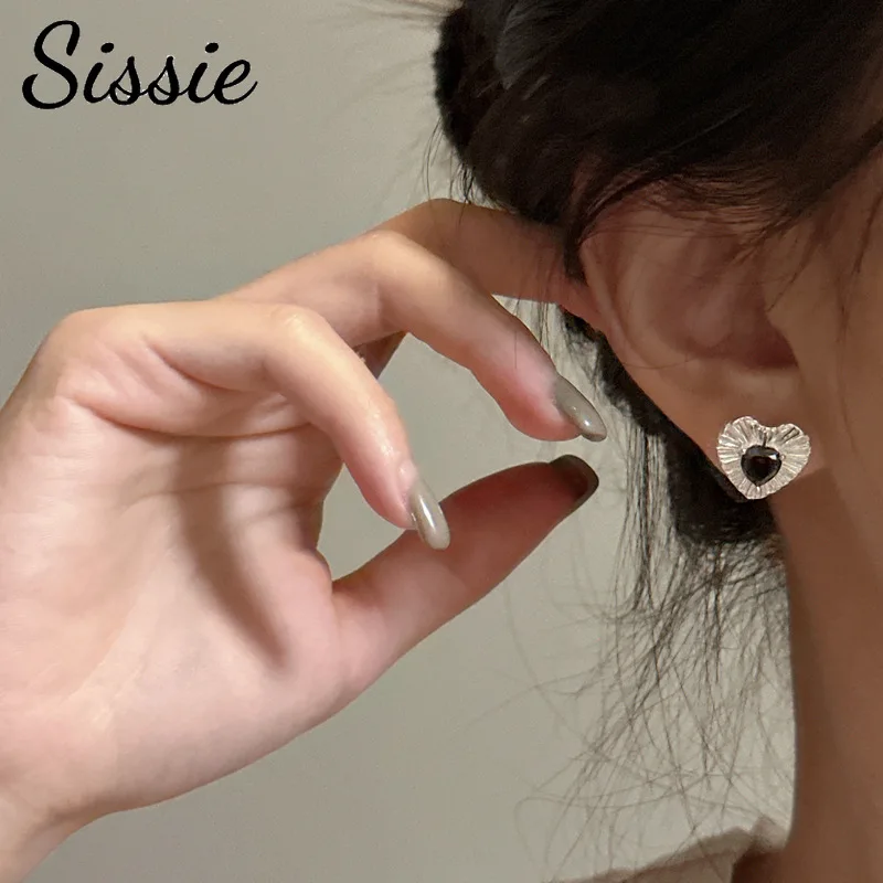 

New Fashion Sterling Silver Black Zircon Heart-shaped Stud Earrings Temperament Retro Earrings for Women