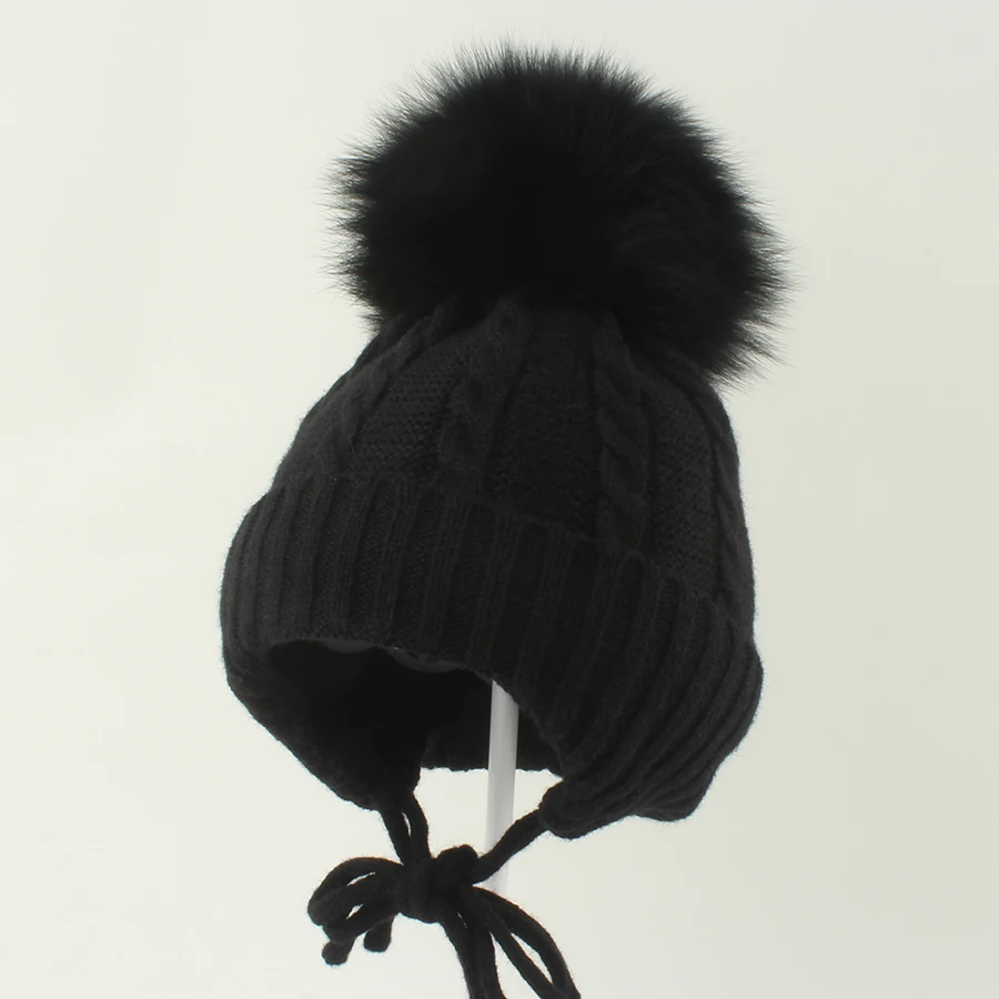 Mütze mit echtem Waschbärfell-Pompon für Kinder, Mädchen und Jungen, warme Wintermütze mit Plus-Velours, gestrickte Wollmütze für Kinder, Outdoor-Ohrenklappe, Babymütze – Detail 13