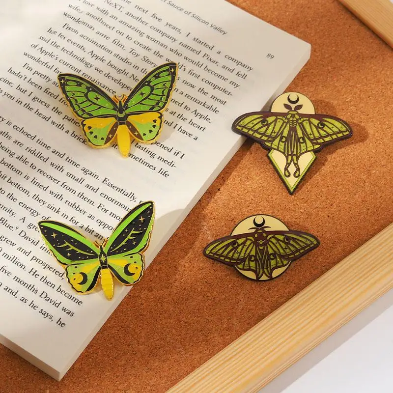 

Светящиеся жесткие эмалевые булавки в форме бабочки, индивидуальные флуоресцентные броши в форме насекомых, Значки для рубашек и лацканов, яркий подарок для детей, друзей
