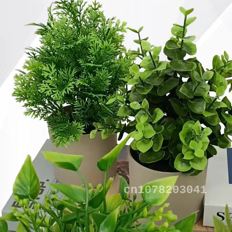 

Simulation Flower Bonsai: Exquisite Mini Potted Plant for Living Room Decoration