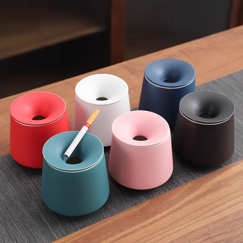 European Ceramic Ashtray Office Desktop Modern Ashtray Anti-fly Ash Home Decoration Creative Glaze Color Decorative Ashtray