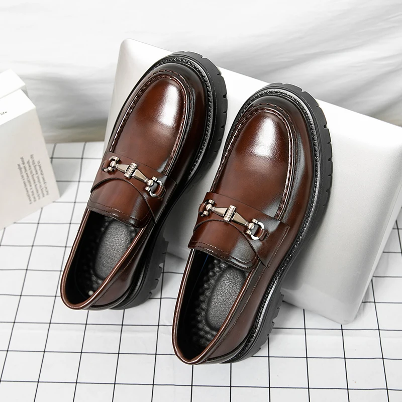 أحذية رجالية جديدة كاجوال بدون رباط ذات نعل سميك لزيادة الطول، أحذية جلدية أنيقة للأعمال، أحذية رسمية للرجال للارتداء الخارجي