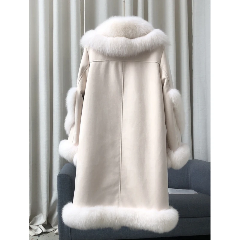 Рисунок 3 - Женская зимняя длинная куртка с лисьим мехом