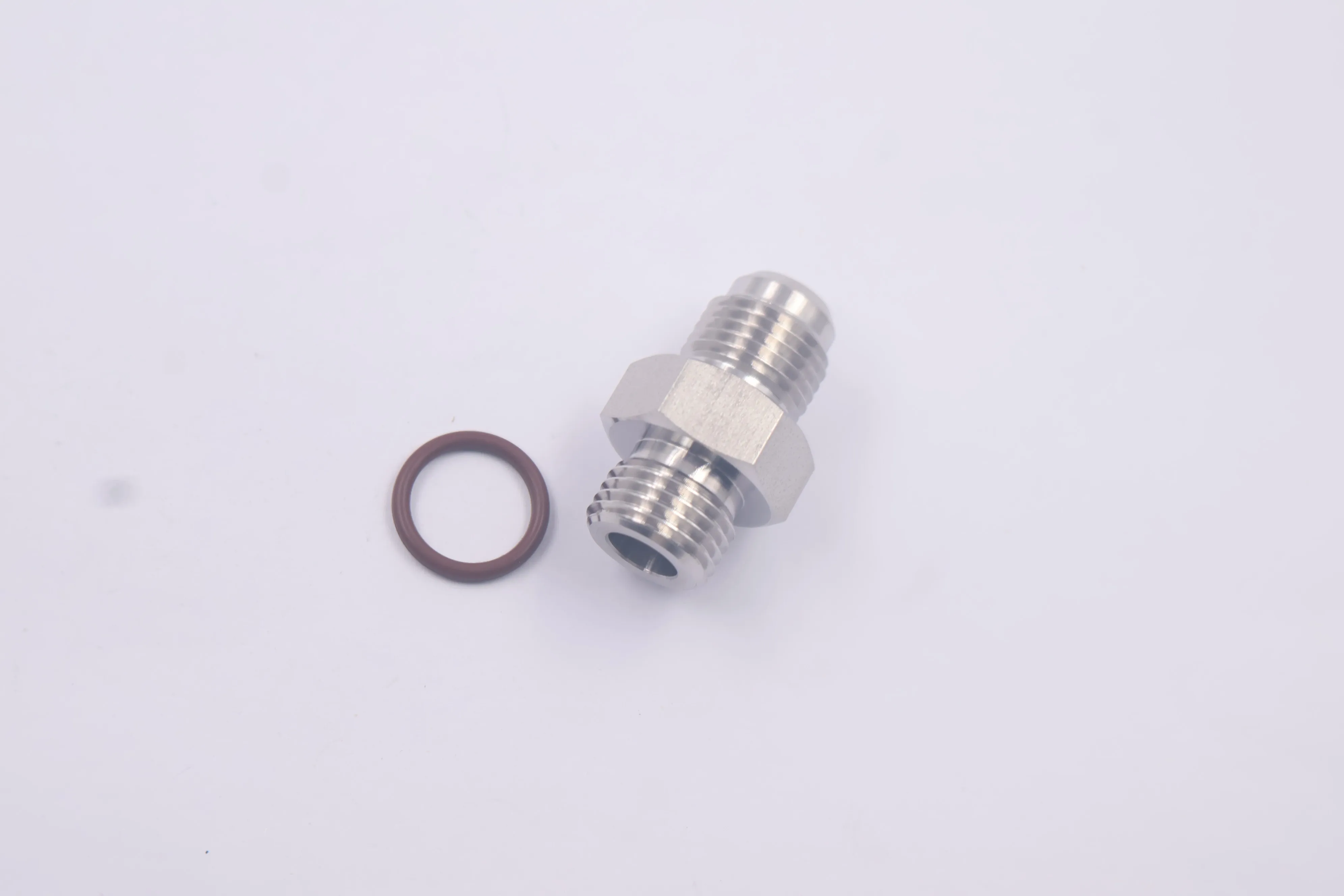 SS-4-SAE-1-4AN, Stainless Steel Pipe Fitting, Adapter, 7/16-20 Male JIC Thread x 1/4 in. Mal