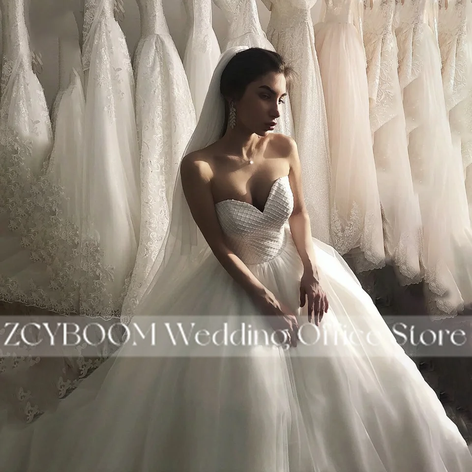 Elegantes weißes, elfenbeinfarbenes Ballkleid mit Herzausschnitt, Brautkleider 2026, trägerloses Tüll-Brautkleid mit offenem Rücken für Frauen, Vestido De Noiva – Detail 5