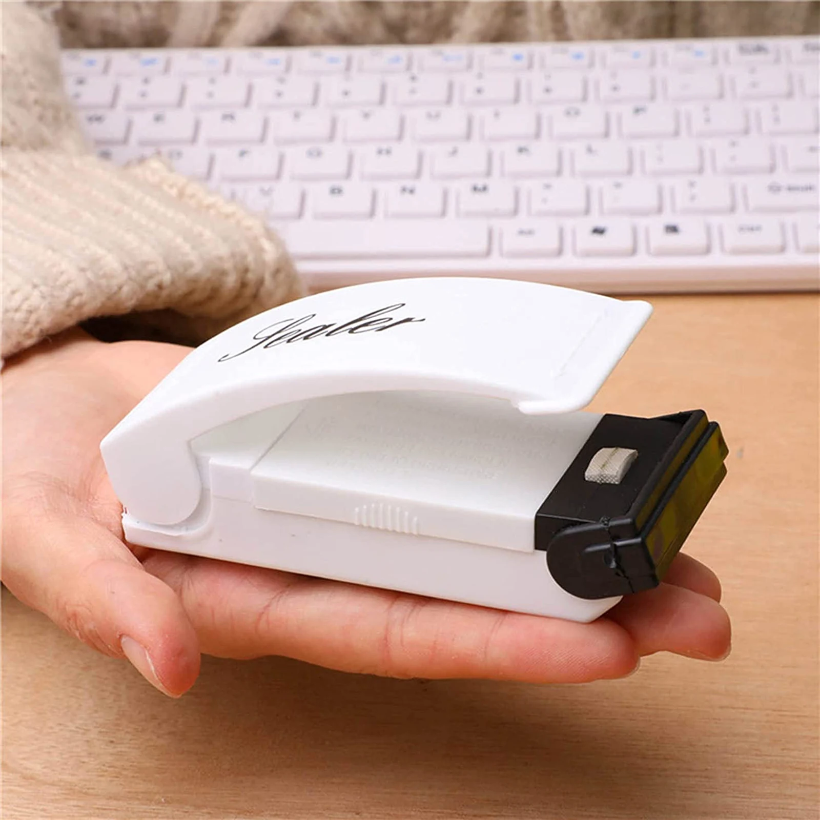 Mini Bag Sealer Heat Sealer Mini Chip Bag Sealer for Plastic Bags Storage Food Snack Cookies Fresh for Food Snack Storage 6