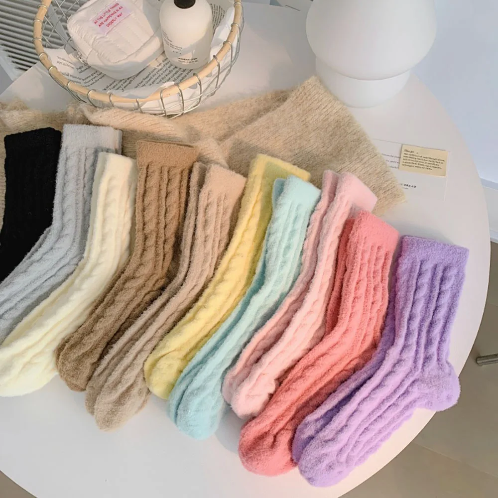 

Модные новые зимние женские носки, толстые однотонные теплые домашние милые пушистые носки, Повседневная Уличная Милая домашняя одежда для девочек, носки для пола