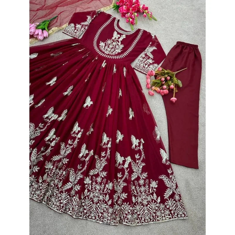 ε и  ÷ Ÿ  Ÿ Ʈ, Salwar Kameez ڼ