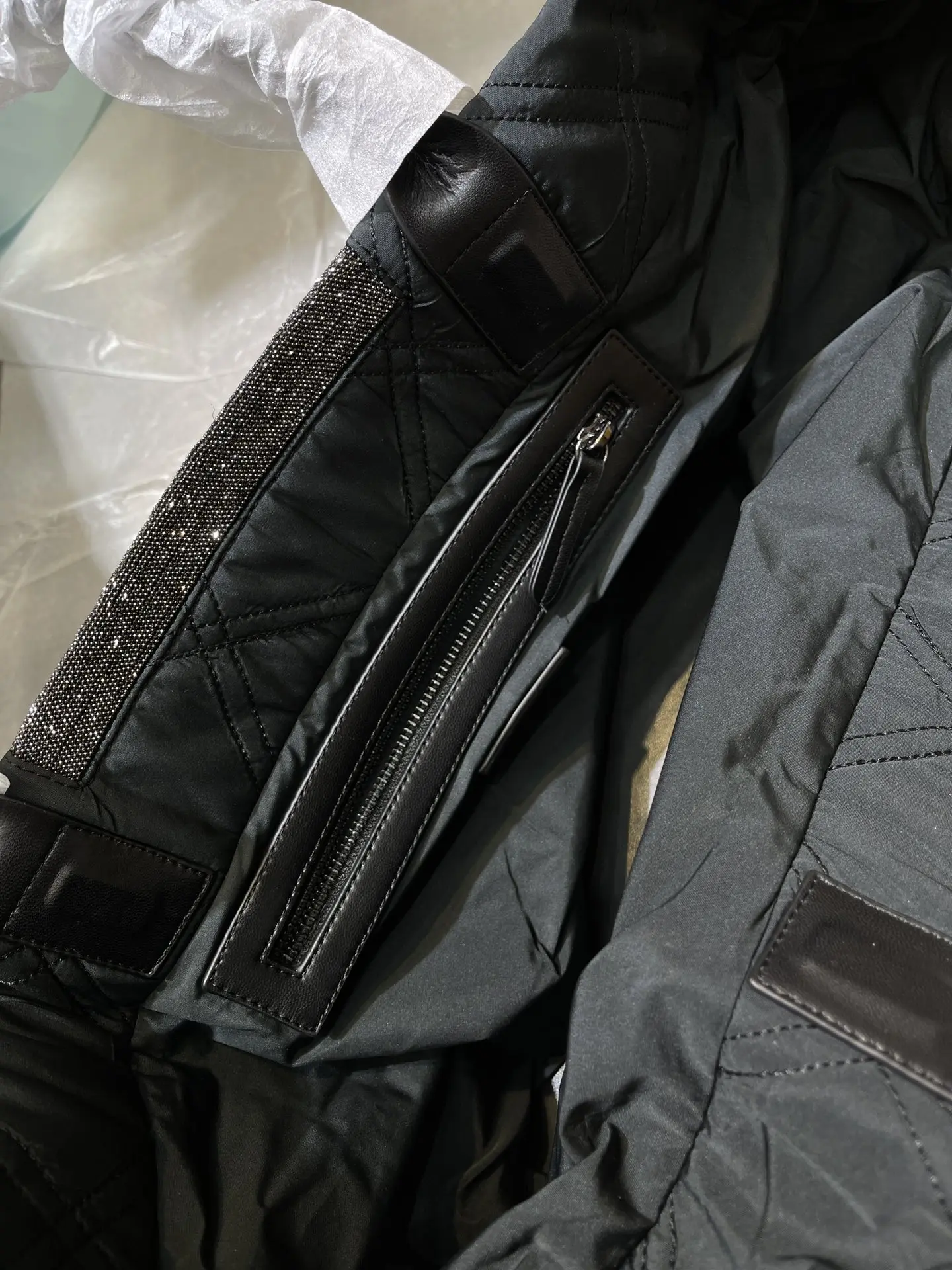 Рисунок 5 - B * C черная классическая ручная