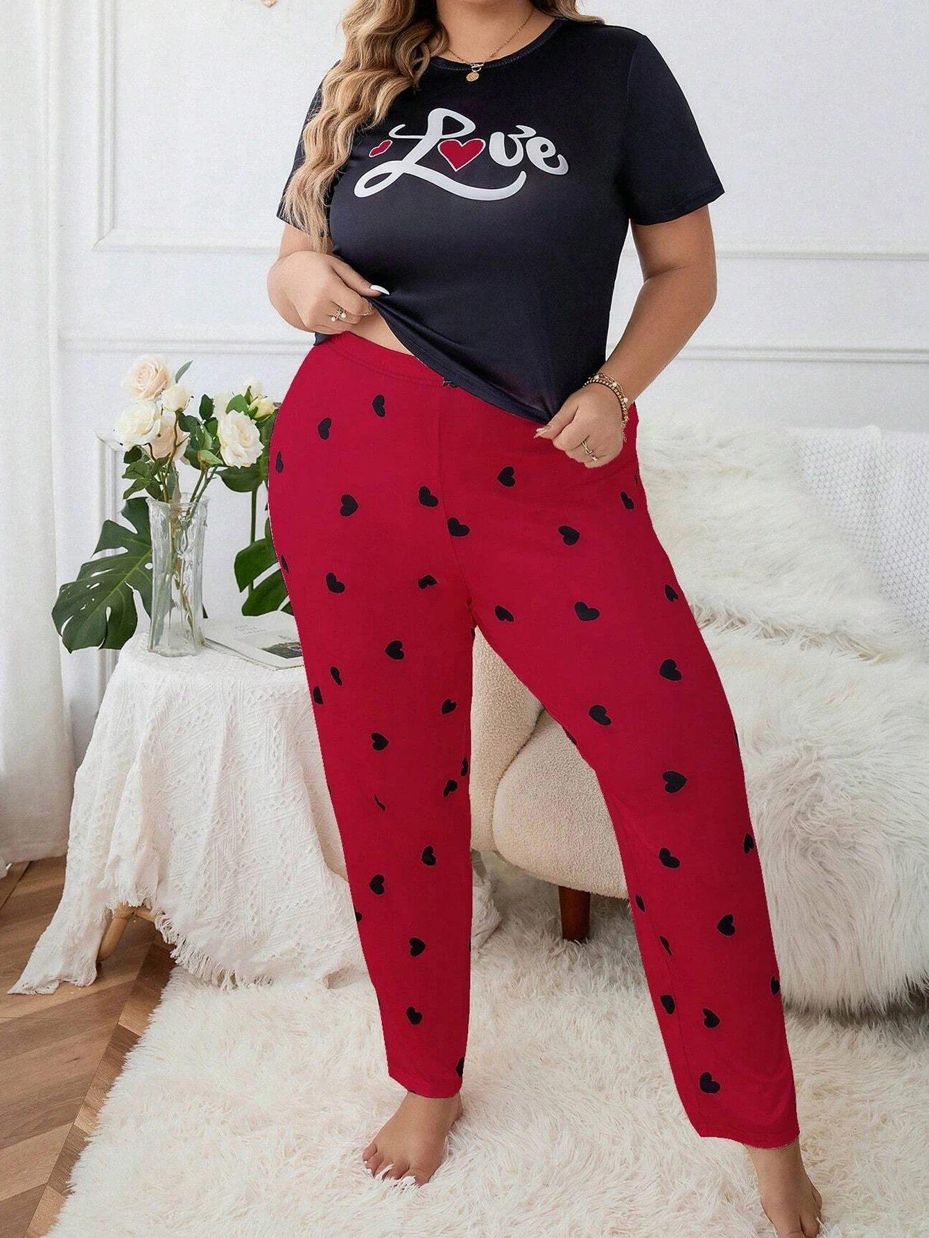 Plus size pajama set with minimalist style  suitable for both home and casual wear. Short sleeved and long pants set plus size