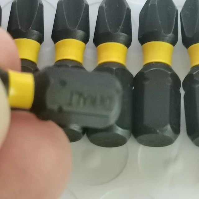 고속도공구강으로 제작된 DEWALT 전기 스크루 드라이버, 다양한 작업에 활용 가능한 고품질 브랜드 제품