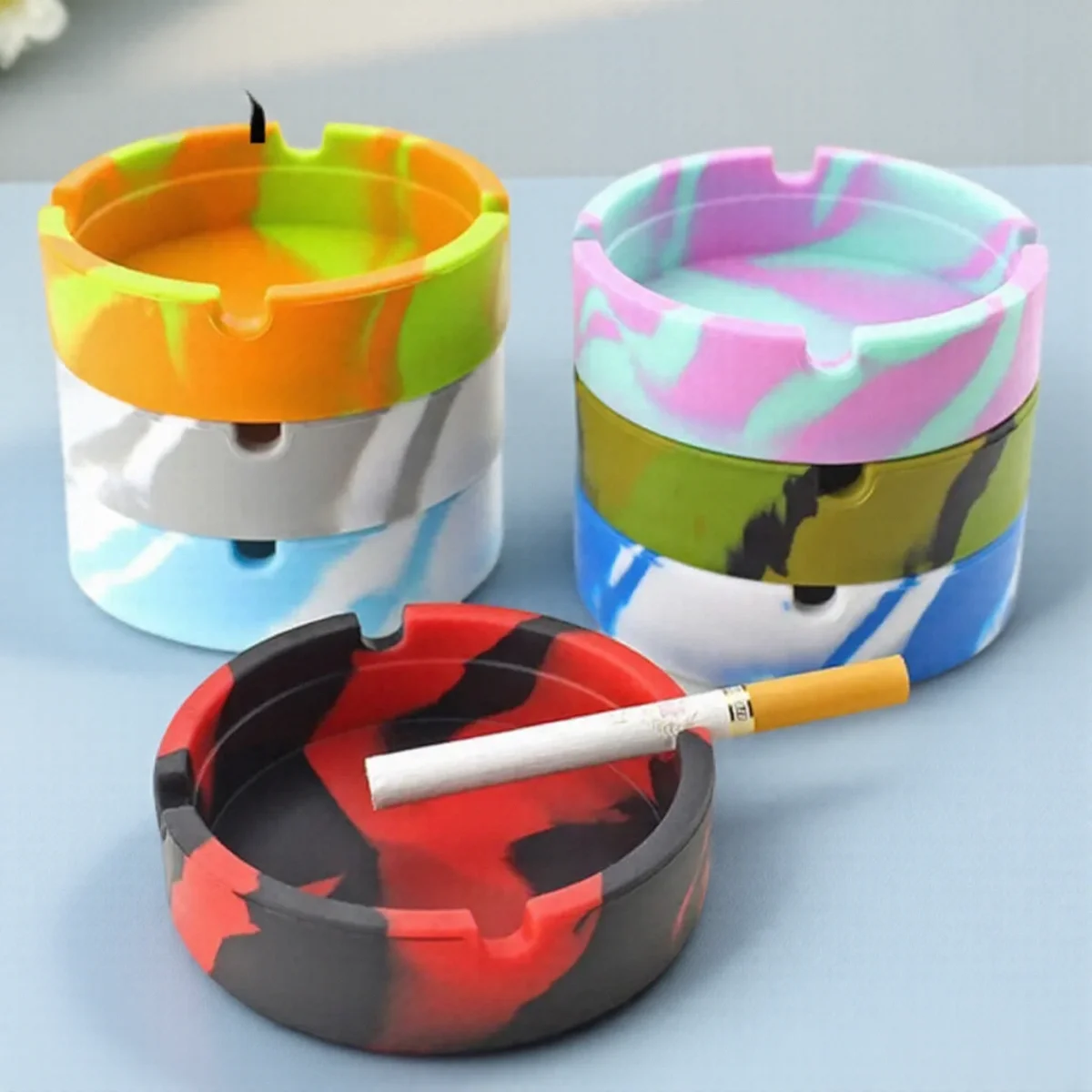Silicone Glow in the Dark Ashtray Colorful Fluorescent Cigarette Holder Round Design Durable Portable Smoking Accessories