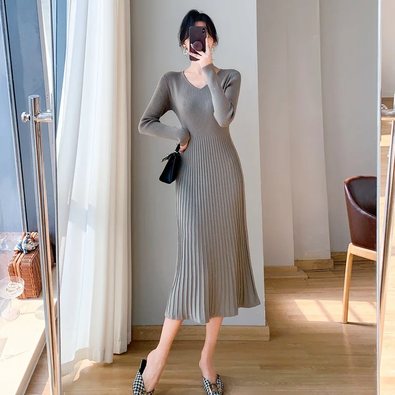 

Solid color knitted dress for women in autumn and winter, elegant and luxurious, with a waisted A-line long skirt