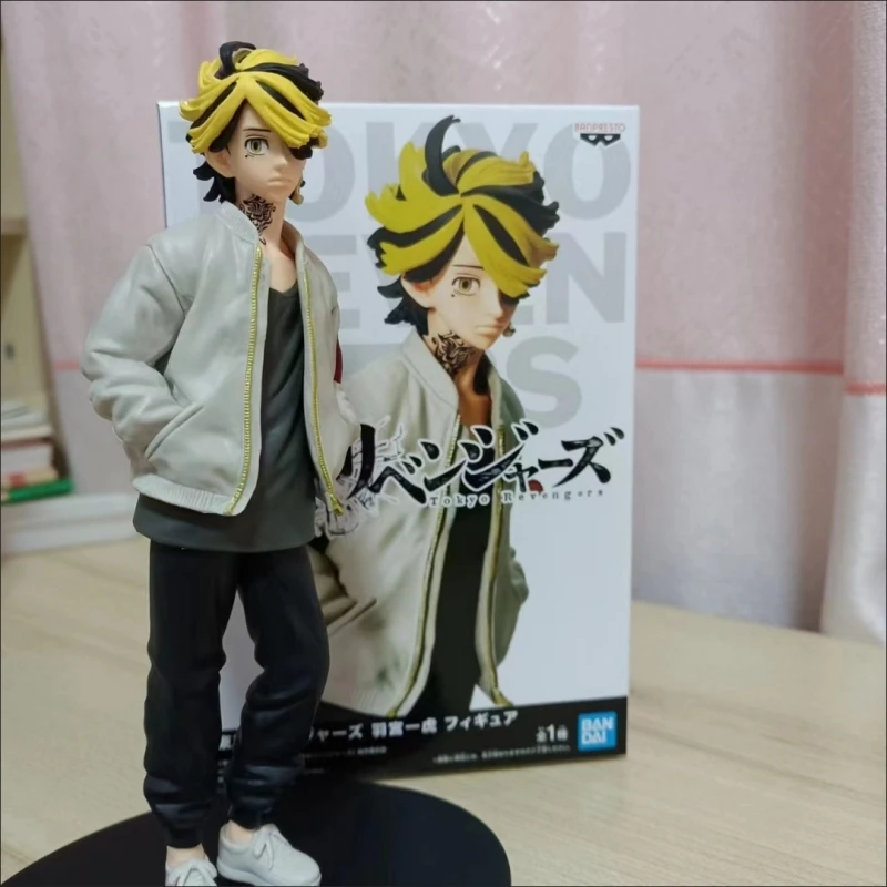 

Hot 18cm Original Anime Tokyo Revengers Hanemiya Kazutora Pvc Action Figurecollectible Model Toys Figurals Kids Christmas Gift