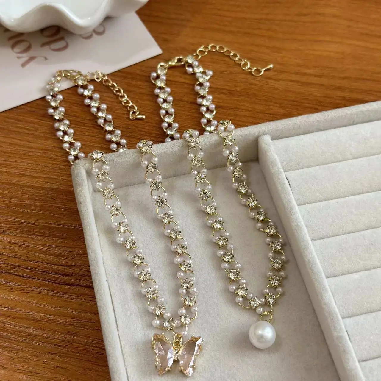 Shiny Double Butterfly Necklace For Girls Exquisite Double Clavicle Chain Necklace For Women Gifts Crystal Elegant Design Fashion Exquisite Holiday Gifts For Party Banquets