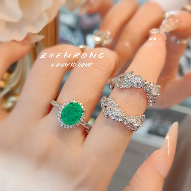 Anello in argento - Questo è un anello di lusso adatto da indossare sul dito del medio. È un anello da donna con corindone rosso. - immagine 5