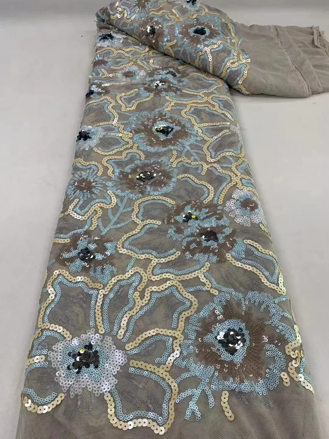 

Latest African Sequins Lace Fabric 2024 High Quality Lace Embroidery Nigerian French Tulle Sequins Lace Fabric For Wedding