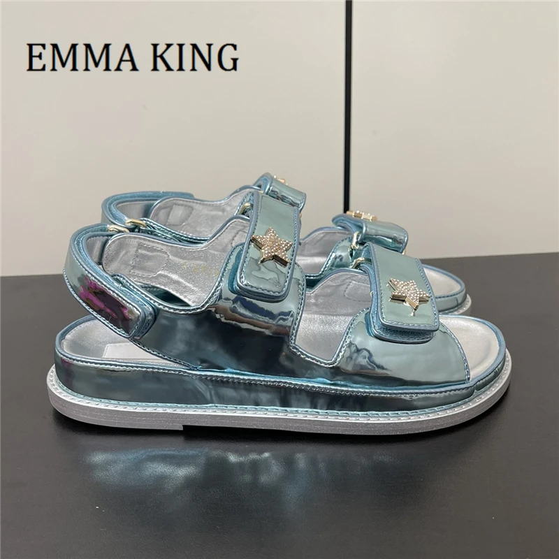 

Summer Women Shiny Leather Flat Sandals Peep Toe Hook&Loop Sandals Female Casual Beach Shoes Crysal Embellished Banquet Shoes